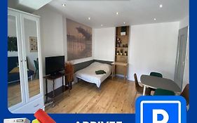 CHIC&COSY F1 GARE Chateaucreux NETFLIX